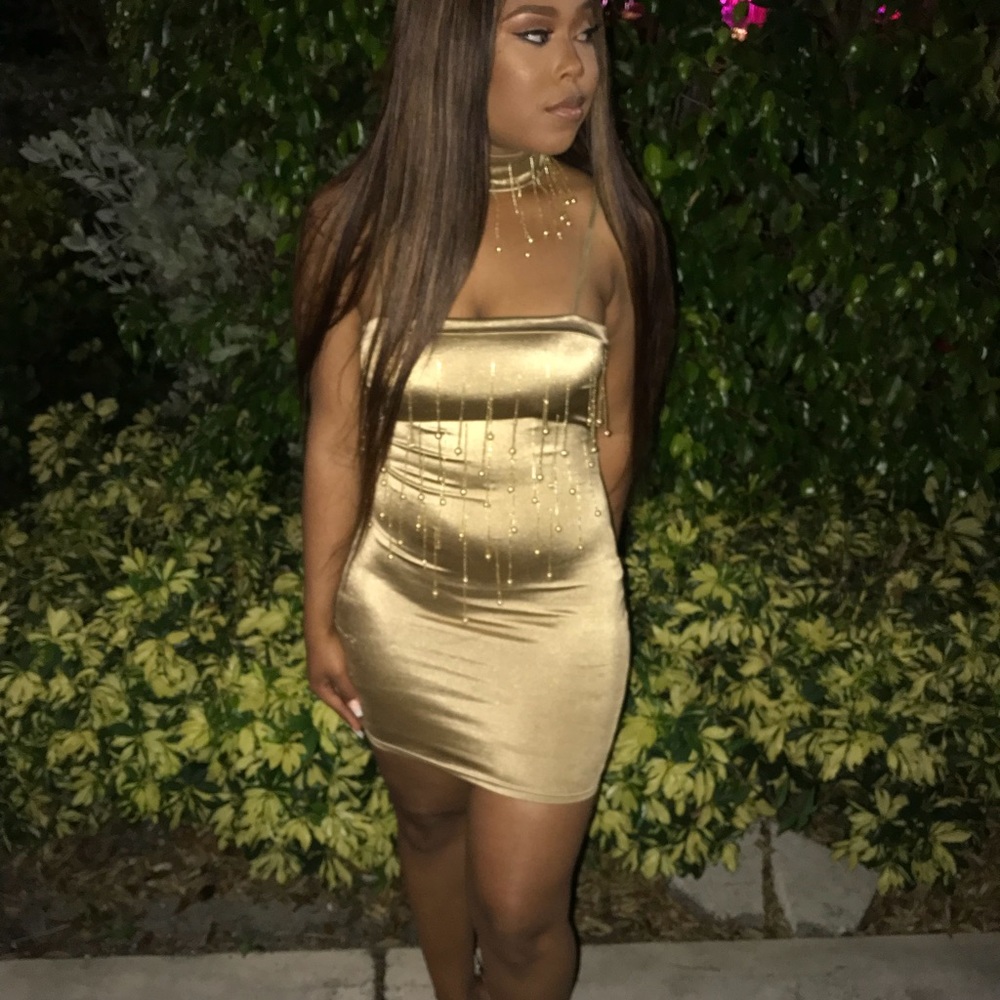 Dress with choker